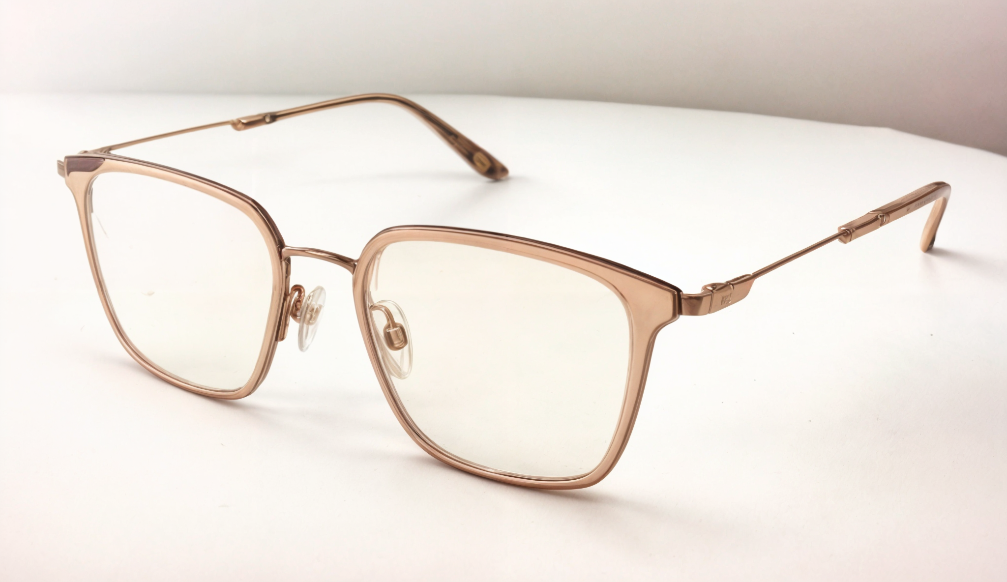 Lightweight Eyewear