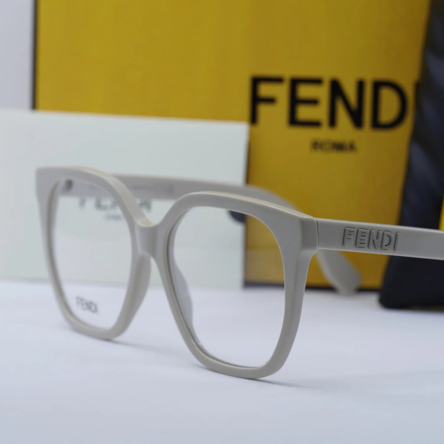 Fendi fe50087i - Bone