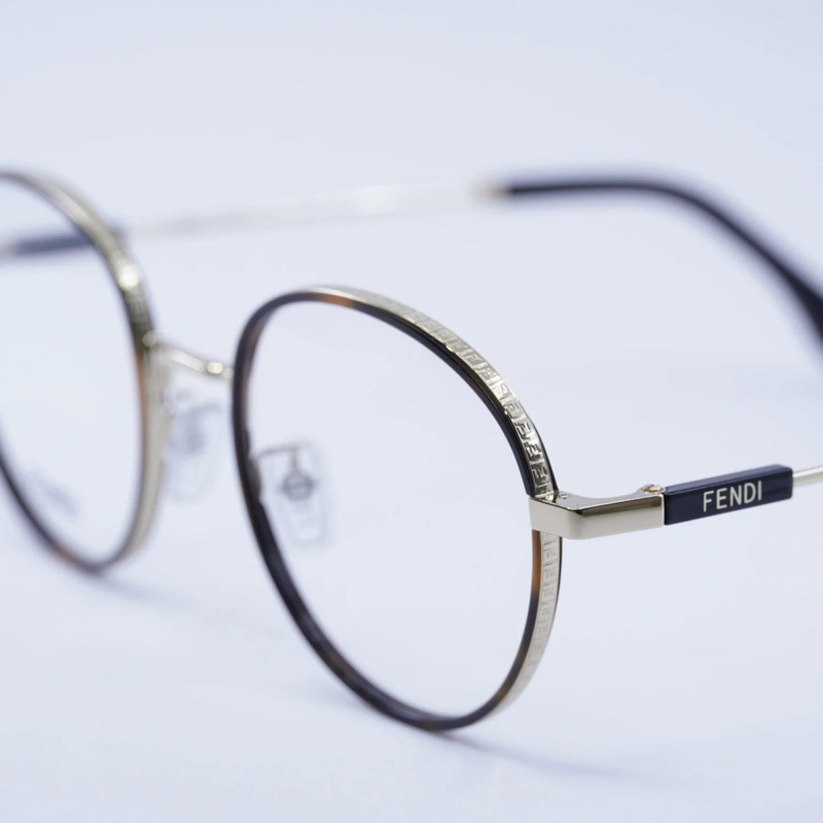 Fendi FE50052U - Havana/Gold - single_variant - 032