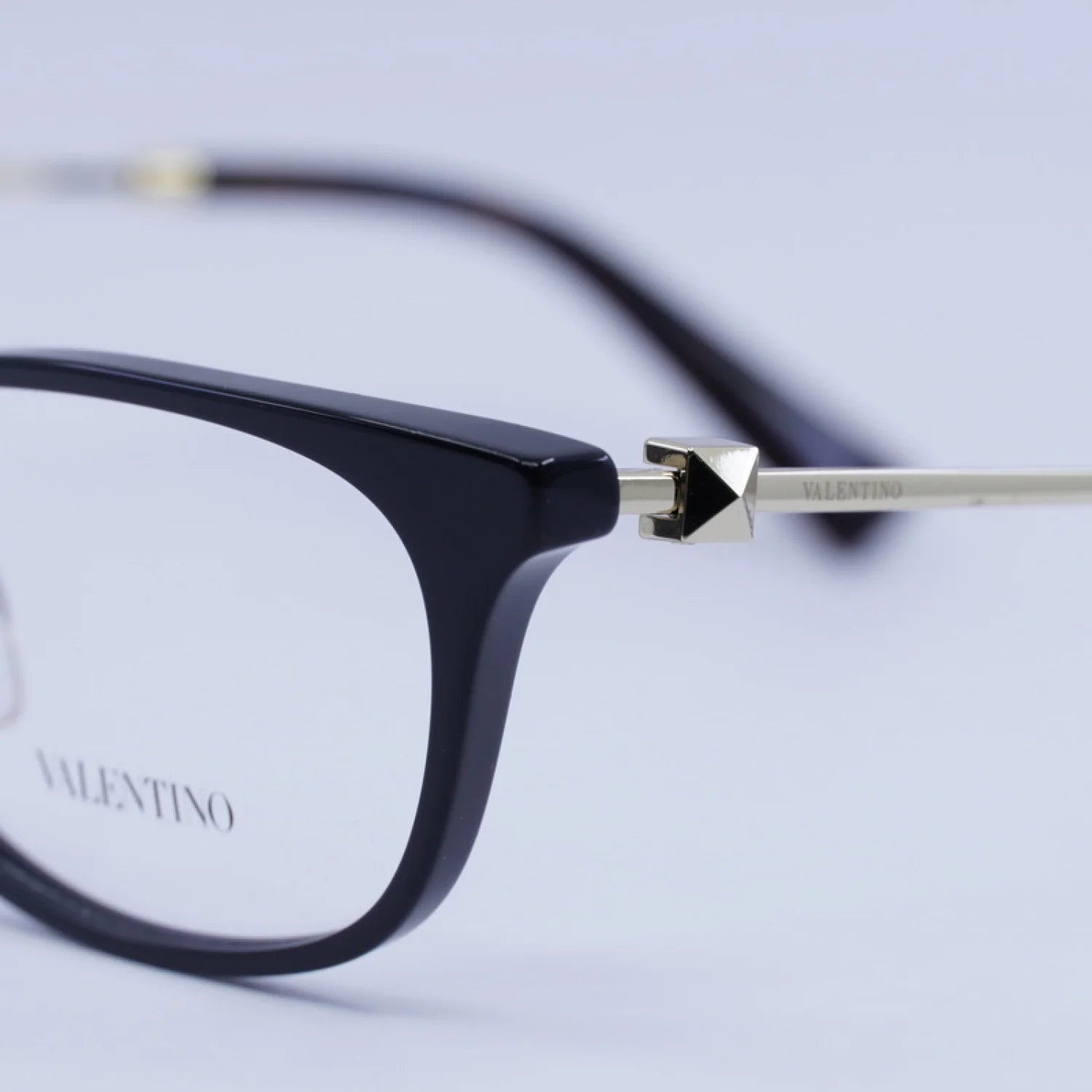 Valentino va3053d - Black